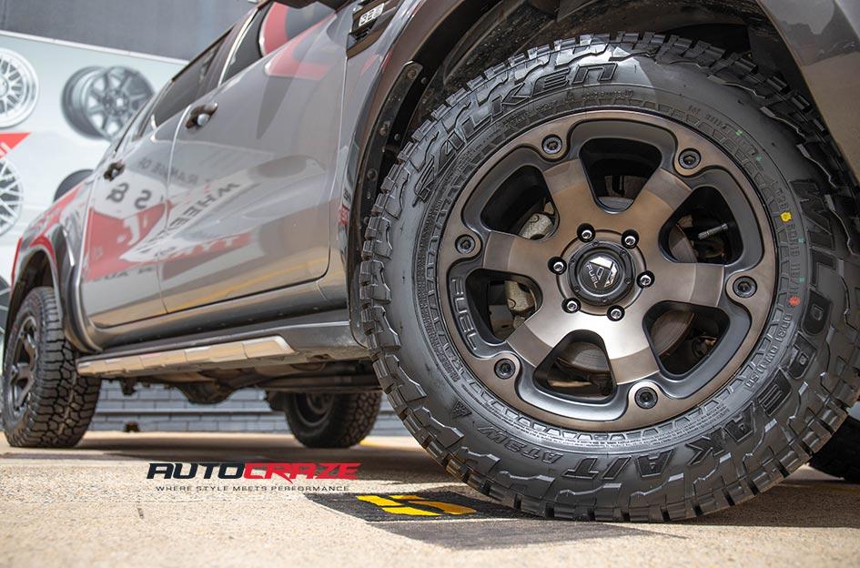 FORD RANGER BEAST BLACK MACHINED WITH DARK TINT